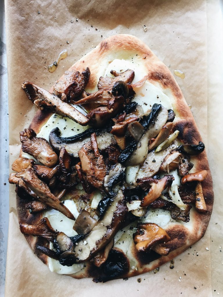 Brie & Chanterelle pizza